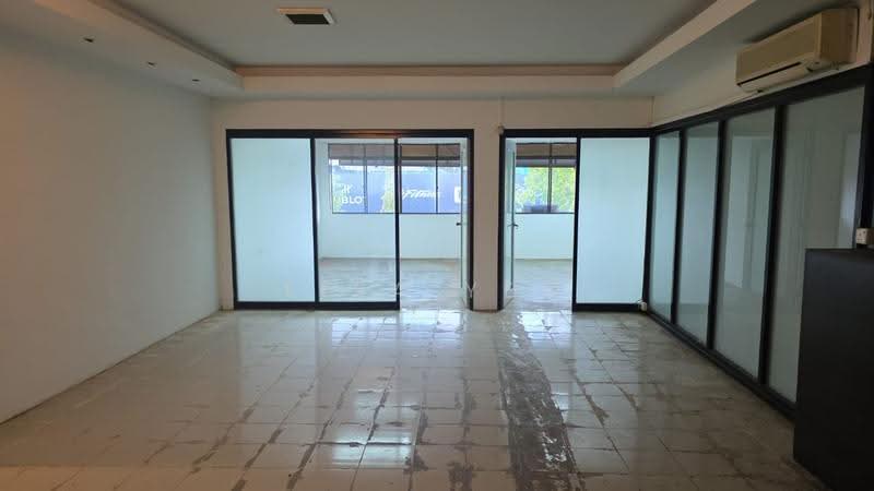 Shop / Office untuk Disewa di Taman Ungku Tun Aminah (Skudai) - Lisa Yeo - Interior - PropertyGuru.com.my