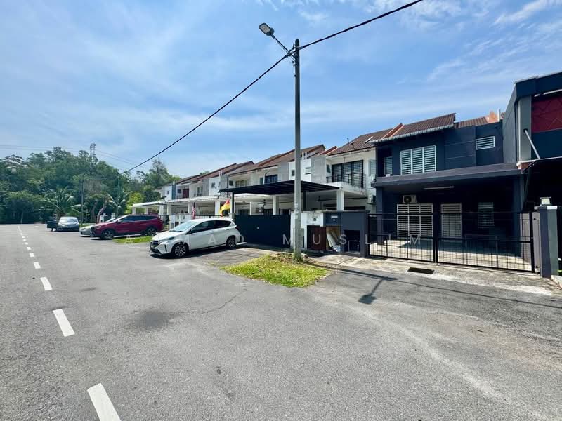2-storey Terraced House for Sale in Alam Suria (Puncak Alam) - Ahmad Muslim - PropertyGuru.com.my