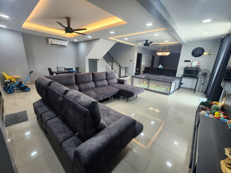 2-storey Terraced House for Sale in Bandar Tiram (Ulu Tiram) - Adeline Soh - Living Room - PropertyGuru.com.my