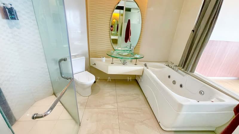 Service Residence for Sale at Pertama Residency - Hasliza Hassan - Bathroom - PropertyGuru.com.my