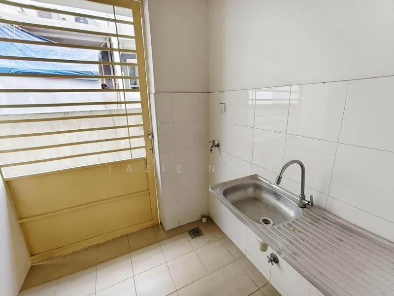 2-storey Terraced House for Sale in Kajang (Selangor) - Fazie Noor - Kitchen - PropertyGuru.com.my