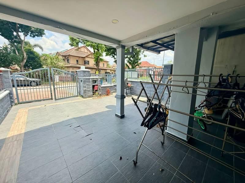 2-storey Terraced House for Sale in Bukit Jelutong (Shah Alam) - Zul Hasif - Exterior - PropertyGuru.com.my