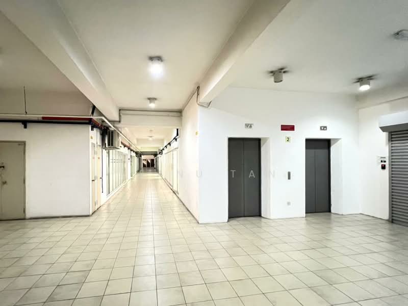 Kedai / Pejabat untuk Disewa di Bandar Menjalara (Kuala Lumpur) - Keanu Tan - Corridor - PropertyGuru.com.my