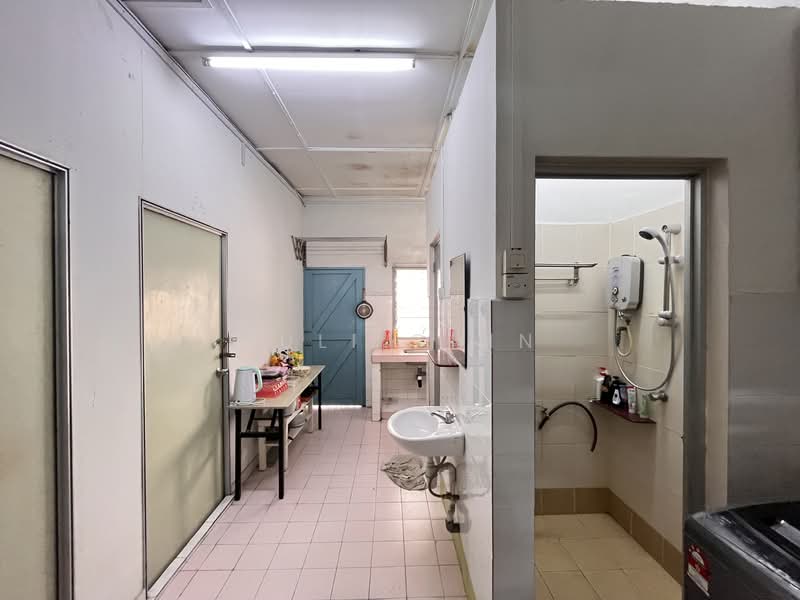 Rumah Teres 2 Tingkat untuk Dijual di Seksyen 17 (Petaling Jaya) - Suli Chin - Kitchen - PropertyGuru.com.my