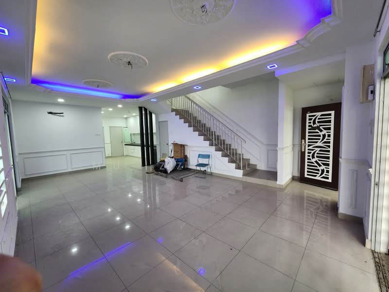 Rumah Teres 2 Tingkat untuk Dijual di Telok Panglima Garang (Selangor) - Mu'izz Halim - Living Room - PropertyGuru.com.my