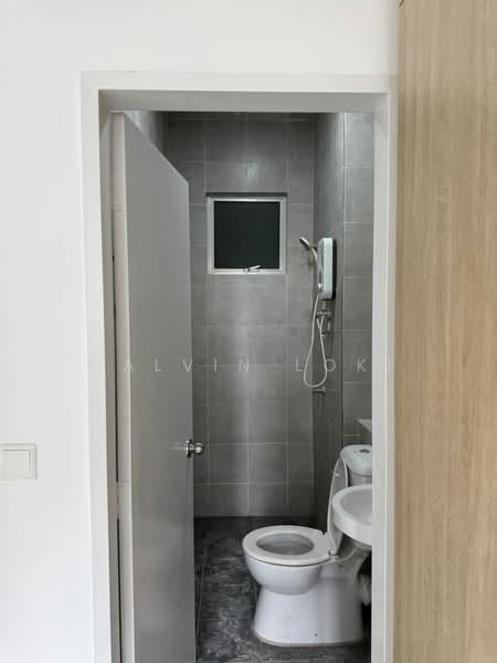 Kondominium untuk Disewa di Residensi Adelia 2 - Calvin Loke - Bathroom - PropertyGuru.com.my