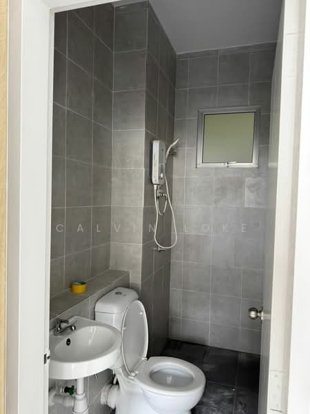 Kondominium untuk Disewa di Residensi Adelia 2 - Calvin Loke - Bathroom - PropertyGuru.com.my