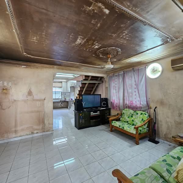 2-storey Terraced House for Sale in Taman Sungai Besi Indah (Seri Kembangan) - BARRY CHAN - Living Room - PropertyGuru.com.my