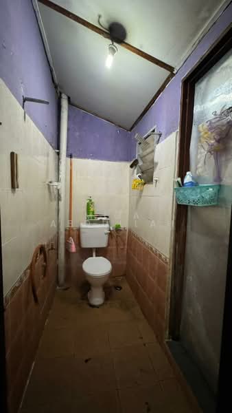 2-storey Terraced House for Sale in Taman Kajang Baru (Kajang) - Miza Abdullah - Bathroom - PropertyGuru.com.my