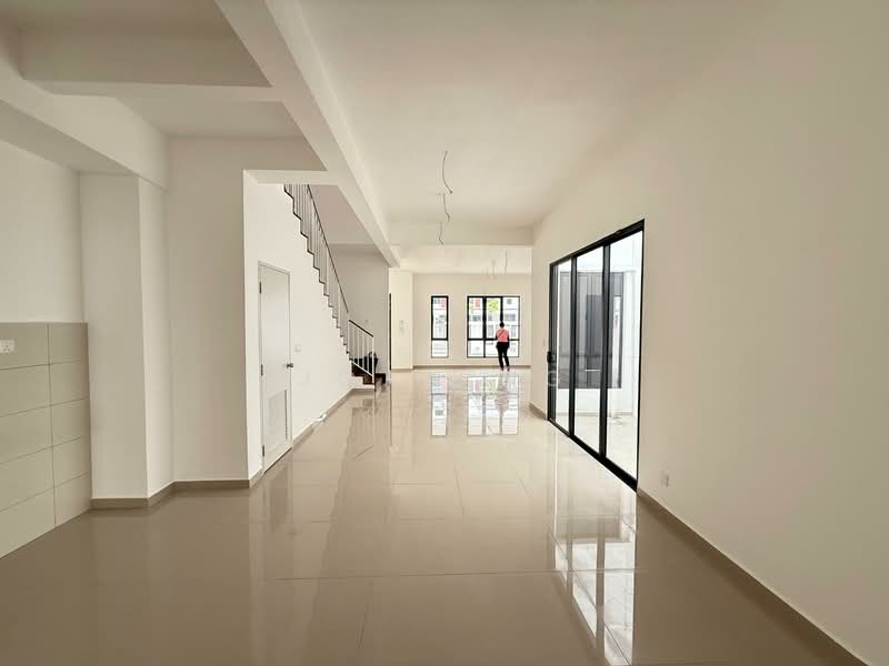 2-storey Terraced House for Rent in Setia Utama (Setia Alam) - Joan Ng - Living Room - PropertyGuru.com.my