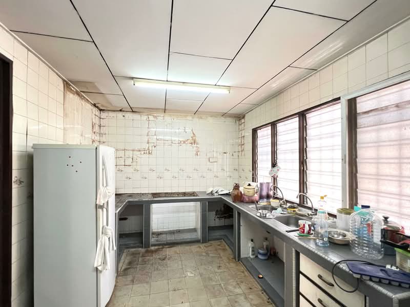 3-storey Terraced House for Sale in Ampang Jaya (Ampang) - Keanu Tan - Kitchen - PropertyGuru.com.my