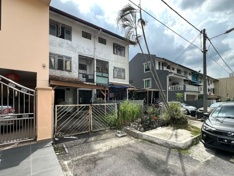 3-storey Terraced House for Sale in Ampang Jaya (Ampang) - Keanu Tan - Exterior - PropertyGuru.com.my