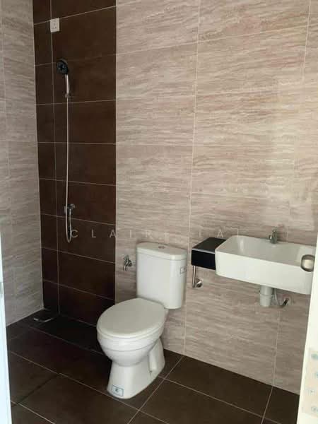 2-storey Terraced House for Sale in Taman Sutera Utama (Skudai) - Claire Lai - Bathroom - PropertyGuru.com.my