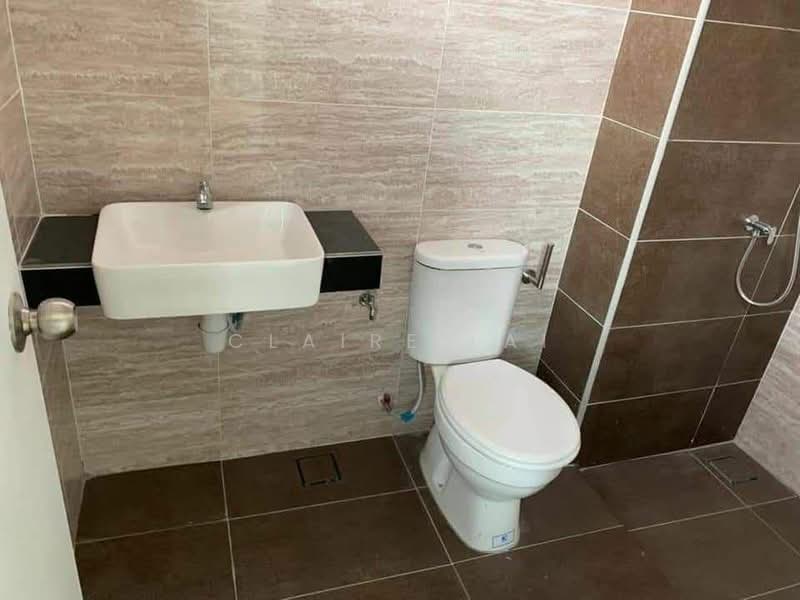 2-storey Terraced House for Sale in Taman Sutera Utama (Skudai) - Claire Lai - Bathroom - PropertyGuru.com.my