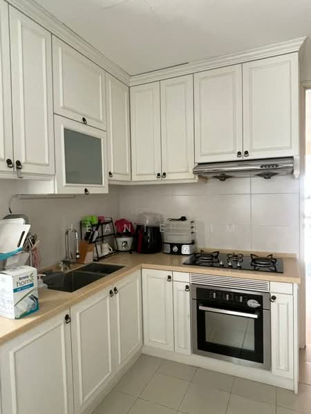 Kondominium untuk Disewa di Bayu Ferringhi Condominiums - Jeanie Lim - Kitchen - PropertyGuru.com.my