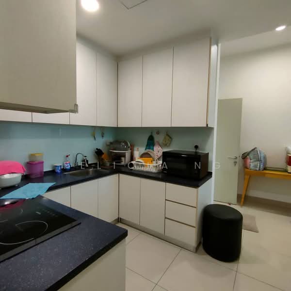 Condominium for Rent at Skyvilla @ D'Island - Felicia Ng - Kitchen - PropertyGuru.com.my