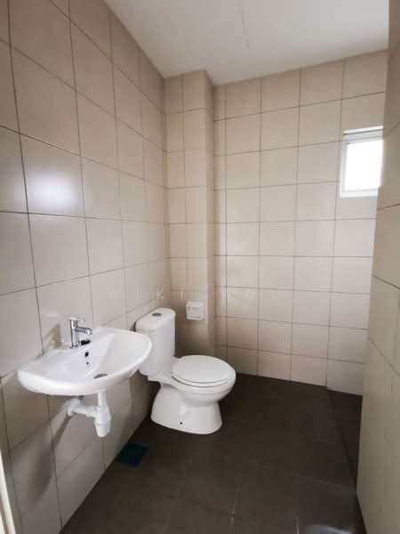 Rumah Teres 2 Tingkat untuk Dijual di Bandar Rimbayu (Telok Panglima Garang) - Miki You - Bathroom - PropertyGuru.com.my