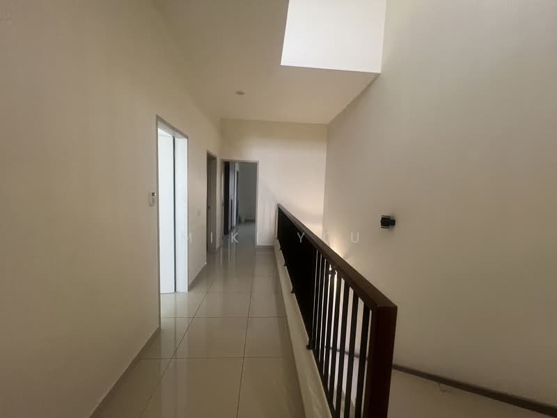 Rumah Teres 2 Tingkat untuk Dijual di Bandar Rimbayu (Telok Panglima Garang) - Miki You - Corridor - PropertyGuru.com.my