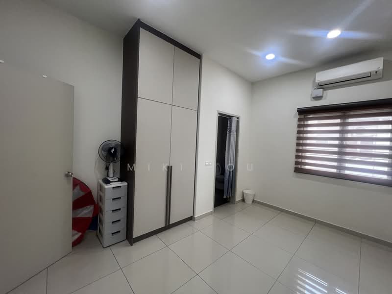 Rumah Teres 2 Tingkat untuk Dijual di Bandar Rimbayu (Telok Panglima Garang) - Miki You - Bedroom - PropertyGuru.com.my
