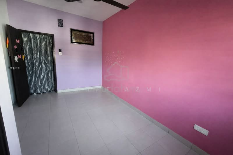2-storey Terraced House for Sale in Taman Bukit Tiram (Ulu Tiram) - Ariff Azmi - Interior - PropertyGuru.com.my