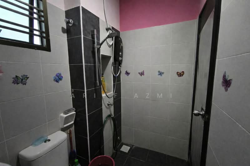 2-storey Terraced House for Sale in Taman Bukit Tiram (Ulu Tiram) - Ariff Azmi - Bathroom - PropertyGuru.com.my