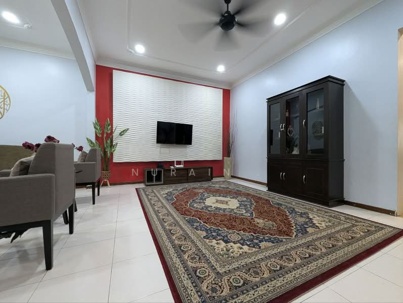 Rumah Teres 2 Tingkat untuk Dijual di Kota Damansara (Selangor) - Nurain . - Living Room - PropertyGuru.com.my