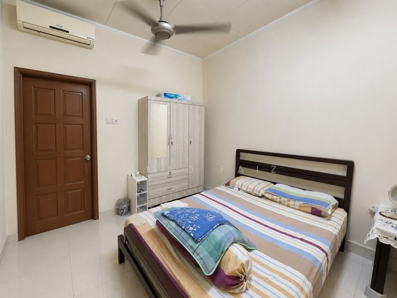 Rumah Teres 1 Tingkat untuk Dijual di Bandar Bukit Raja (Klang) - Ahmad Faiz - Bedroom - PropertyGuru.com.my