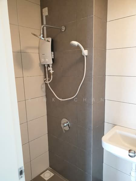 Kondominium untuk Dijual di The Holmes 1 - KINKI CHAN - Bathroom - PropertyGuru.com.my