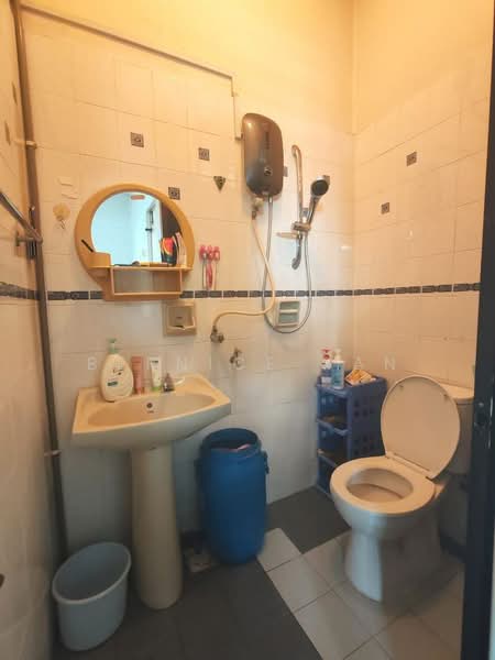 2-storey Terraced House for Sale in Taman Daya (Johor Bahru) - Bernice Gan - Bathroom - PropertyGuru.com.my