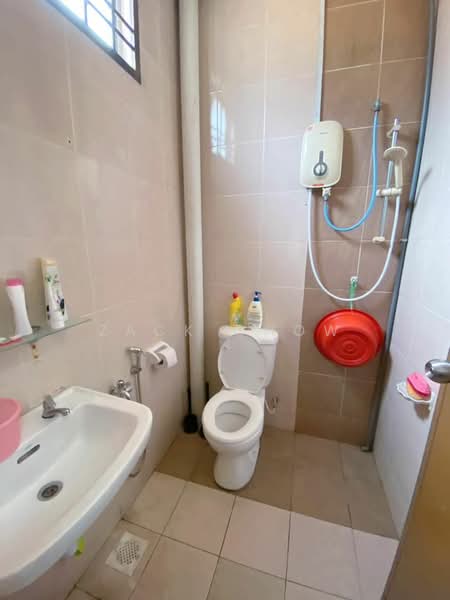 2-storey Terraced House for Sale in Taman Bestari Indah (Ulu Tiram) - Zack Chow - Bathroom - PropertyGuru.com.my