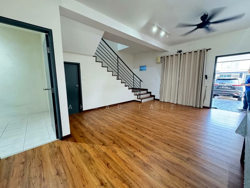 2-storey Terraced House for Rent in Cyberjaya (Selangor) - Ahmad Faiz - Living Room - PropertyGuru.com.my