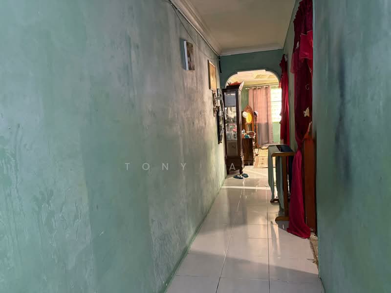 Rumah Teres 1 Tingkat untuk Dijual di Ampang Jaya (Ampang) - Tony Lau - Corridor - PropertyGuru.com.my