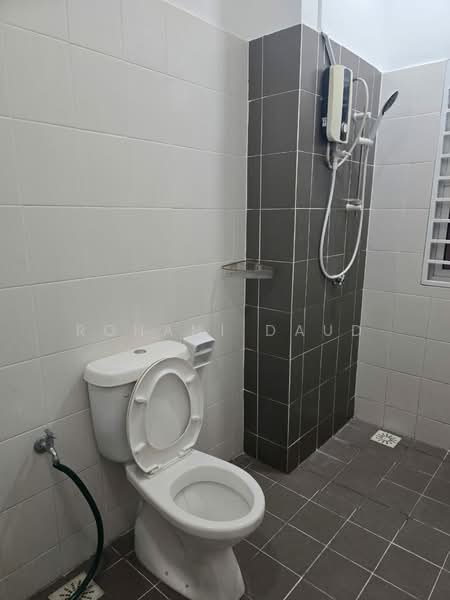 Service Residence for Rent at Saville @ Kajang - Rohani Daud - Bathroom - PropertyGuru.com.my