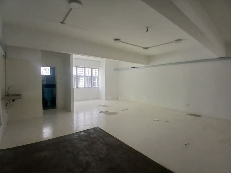 Shop for Rent in Usj 21 (Subang Jaya) - KH Khoo - Bathroom - PropertyGuru.com.my