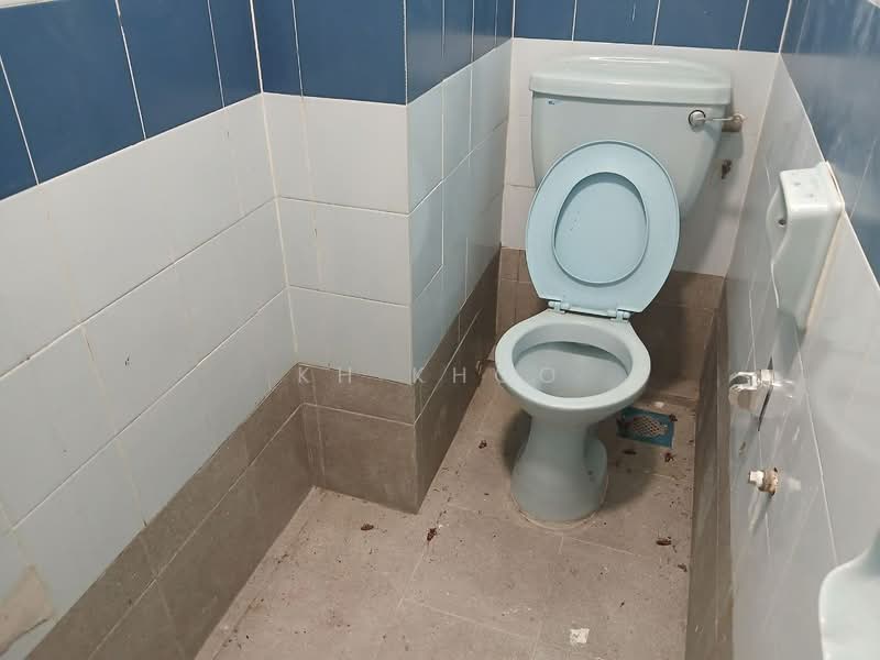 Shop for Rent in Usj 21 (Subang Jaya) - KH Khoo - Bathroom - PropertyGuru.com.my