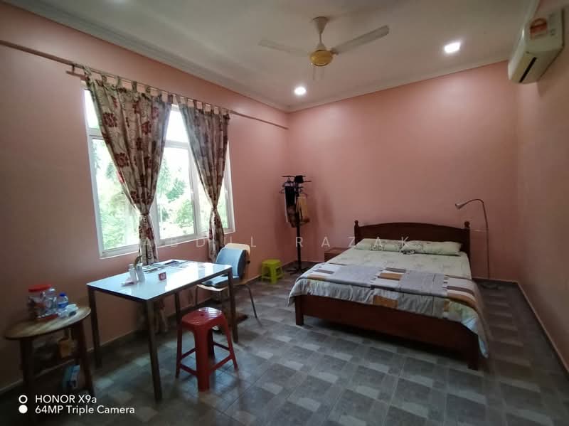 Rumah Banglo untuk Dijual di Sungai Buloh (Selangor) - Abdul Razak - Bedroom - PropertyGuru.com.my