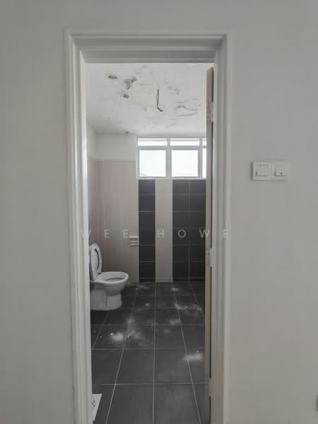 Semi-Detached House for Sale in Kangkar Pulai (Skudai) - Wee Howe - Bathroom - PropertyGuru.com.my