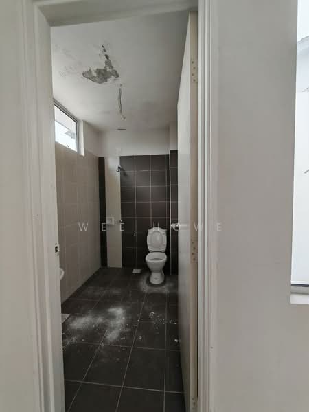 Semi-Detached House for Sale in Kangkar Pulai (Skudai) - Wee Howe - Bathroom - PropertyGuru.com.my