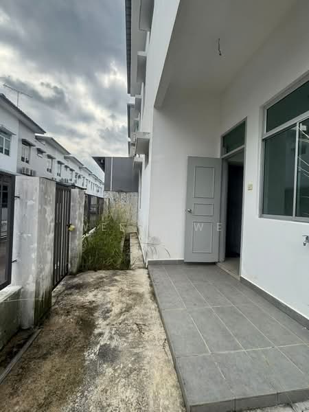 2-storey Terraced House for Sale in Bandar Indahpura (Kulai) - Wee Howe - Exterior - PropertyGuru.com.my