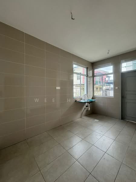 2-storey Terraced House for Sale in Bandar Indahpura (Kulai) - Wee Howe - Kitchen - PropertyGuru.com.my