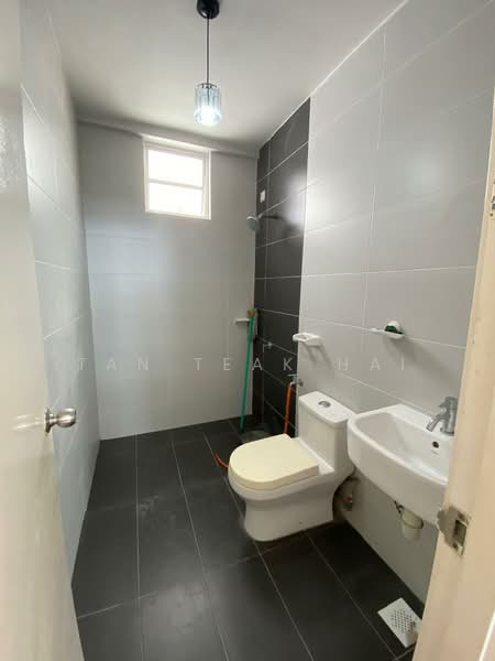 Apartment for Sale at Nusa Heights (Nusa Puncak) - Tan Teak Hai - Bathroom - PropertyGuru.com.my