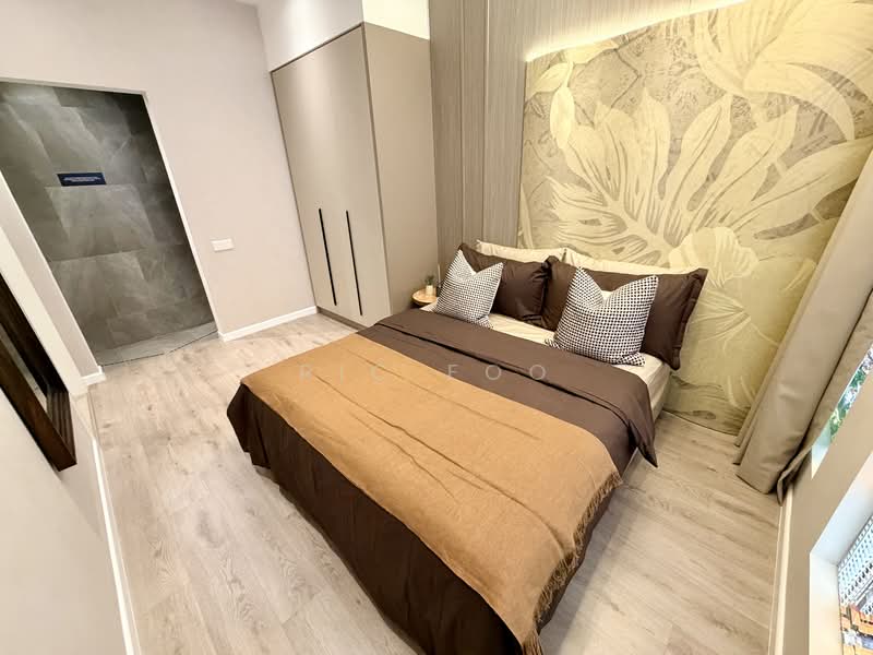 Servis Apartment untuk Dijual di The Queenwoodz @ Bukit Jalil - Ric Foo - Comfortable Junior Master Bedroom Suite - PropertyGuru.com.my