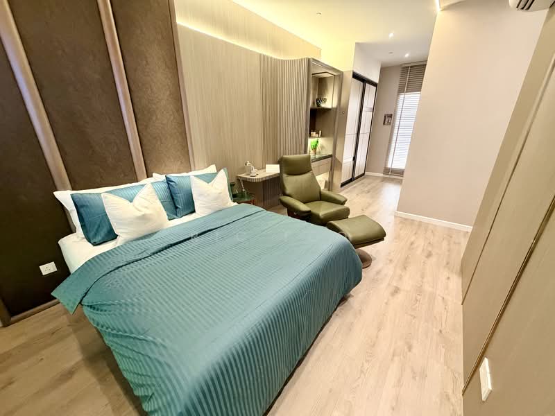 Servis Apartment untuk Dijual di The Queenwoodz @ Bukit Jalil - Ric Foo - Premium Bedroom with Lounge Corner - PropertyGuru.com.my
