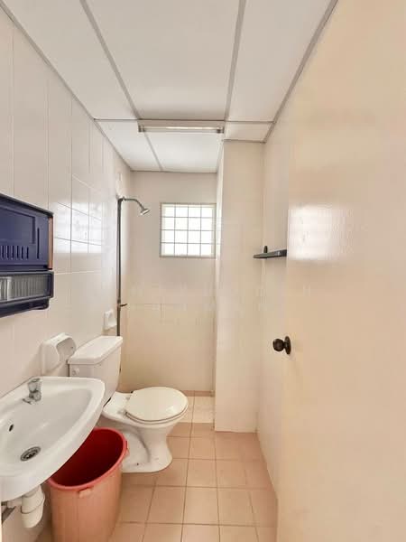 Kondominium untuk Dijual di Kondominium Kristal - Zahiruddin Rahman - Bathroom - PropertyGuru.com.my