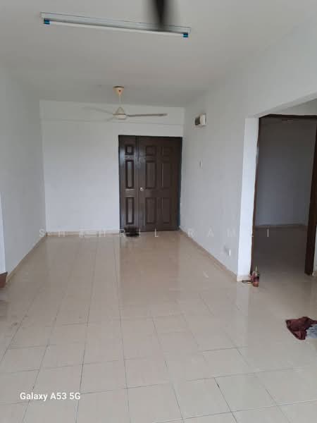 Pangsapuri untuk Disewa di Laguna Biru - Shahril Ramli - Living Room - PropertyGuru.com.my