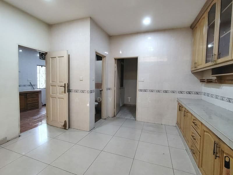 Semi-Detached House for Rent in Bandar Botanic (Klang) - Andy Tee - Kitchen - PropertyGuru.com.my