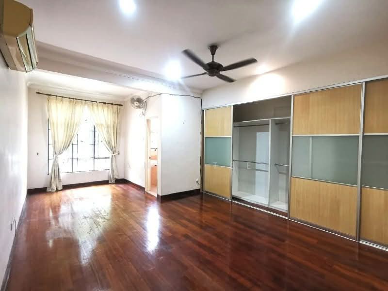 Semi-Detached House for Rent in Bandar Botanic (Klang) - Andy Tee - Bedroom - PropertyGuru.com.my