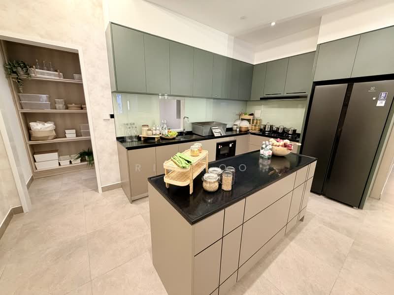 Service Residence for Sale at The Queenwoodz @ Bukit Jalil - Ric Foo - Modern Kitchen with Island Counter - PropertyGuru.com.my