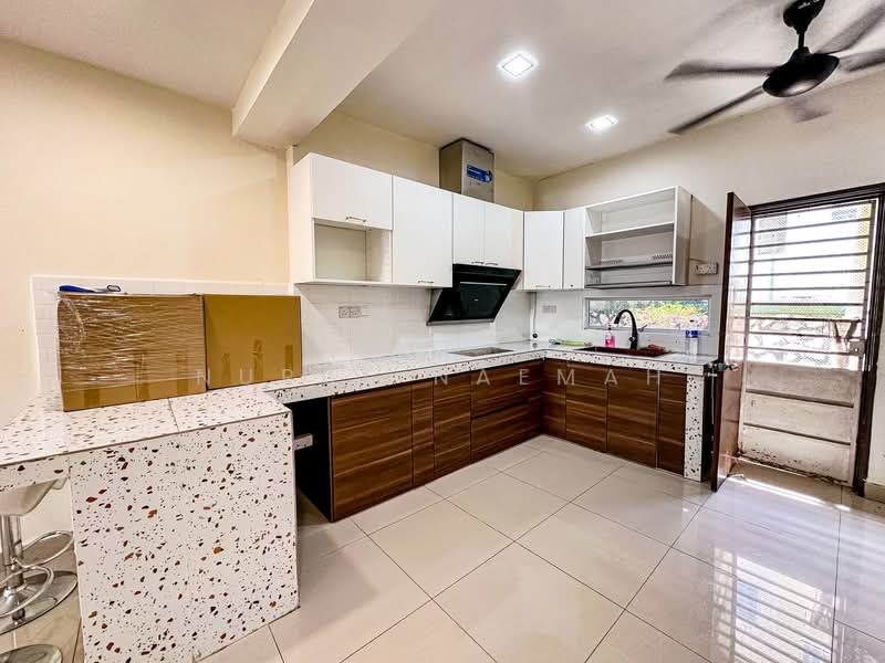 Rumah Teres 2 Tingkat untuk Dijual di Semenyih (Selangor) - Nurul Naemah - Kitchen - PropertyGuru.com.my