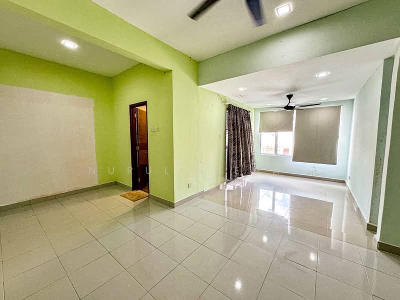 Rumah Teres 2 Tingkat untuk Dijual di Semenyih (Selangor) - Nurul Naemah - Living Room - PropertyGuru.com.my